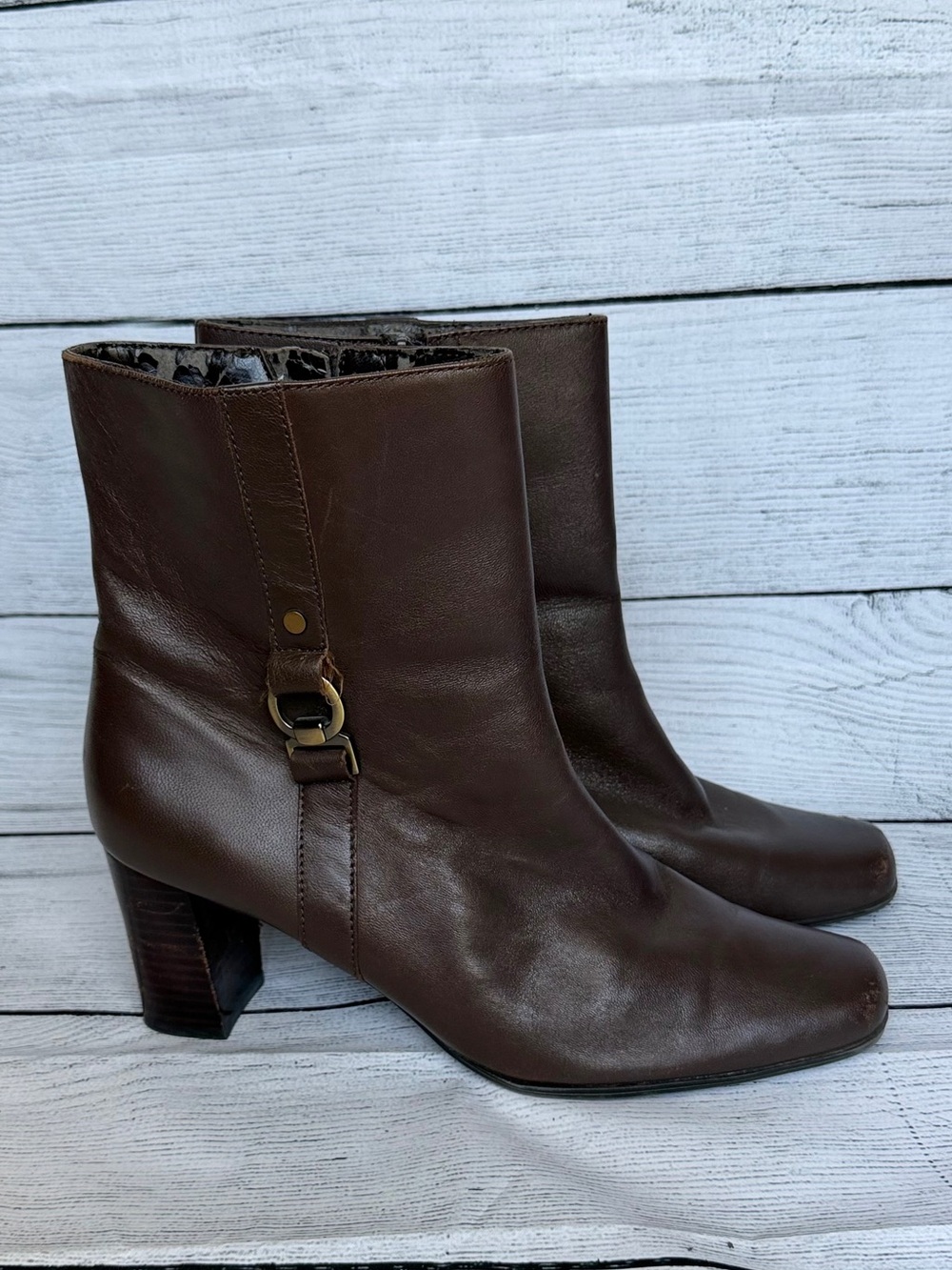 Leather O-Ring Zip Up Block Heel Ankle Boots Women's Size 9.5